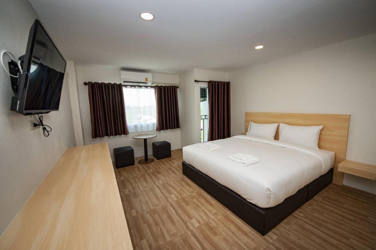 The Charlotte Smart Hotel Лопбури Экстерьер фото
