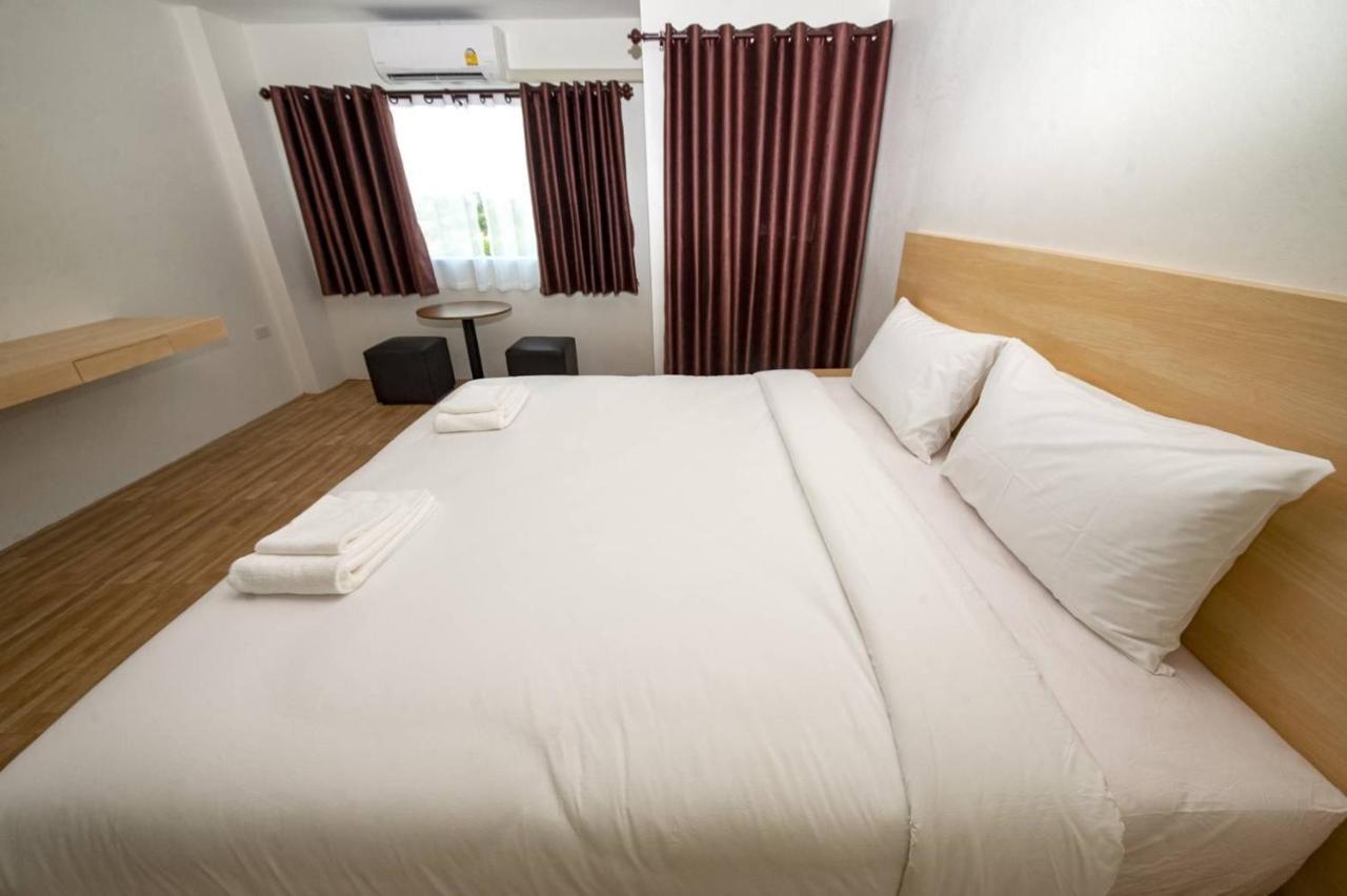 The Charlotte Smart Hotel Лопбури Экстерьер фото