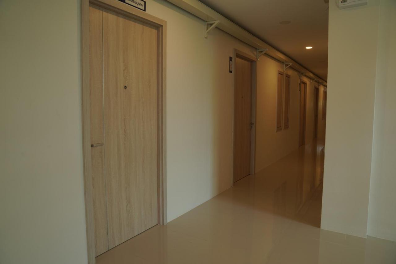 The Charlotte Smart Hotel Лопбури Экстерьер фото