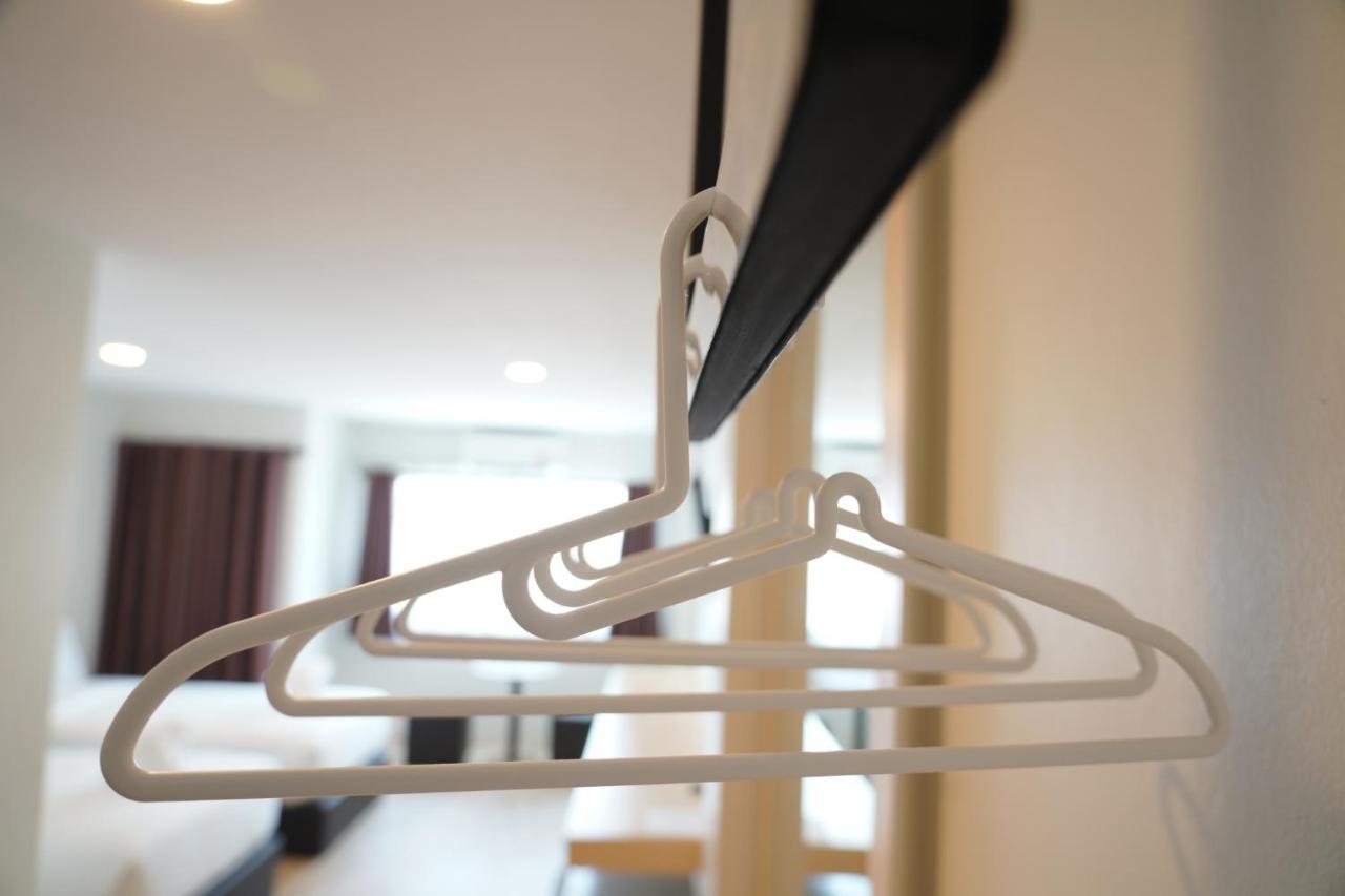 The Charlotte Smart Hotel Лопбури Экстерьер фото